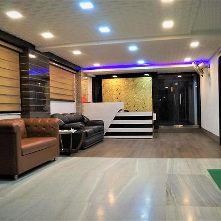 Dora House Hotel Calcutta Buitenkant foto