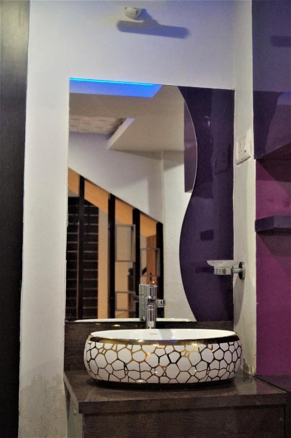 Dora House Hotel Calcutta Buitenkant foto