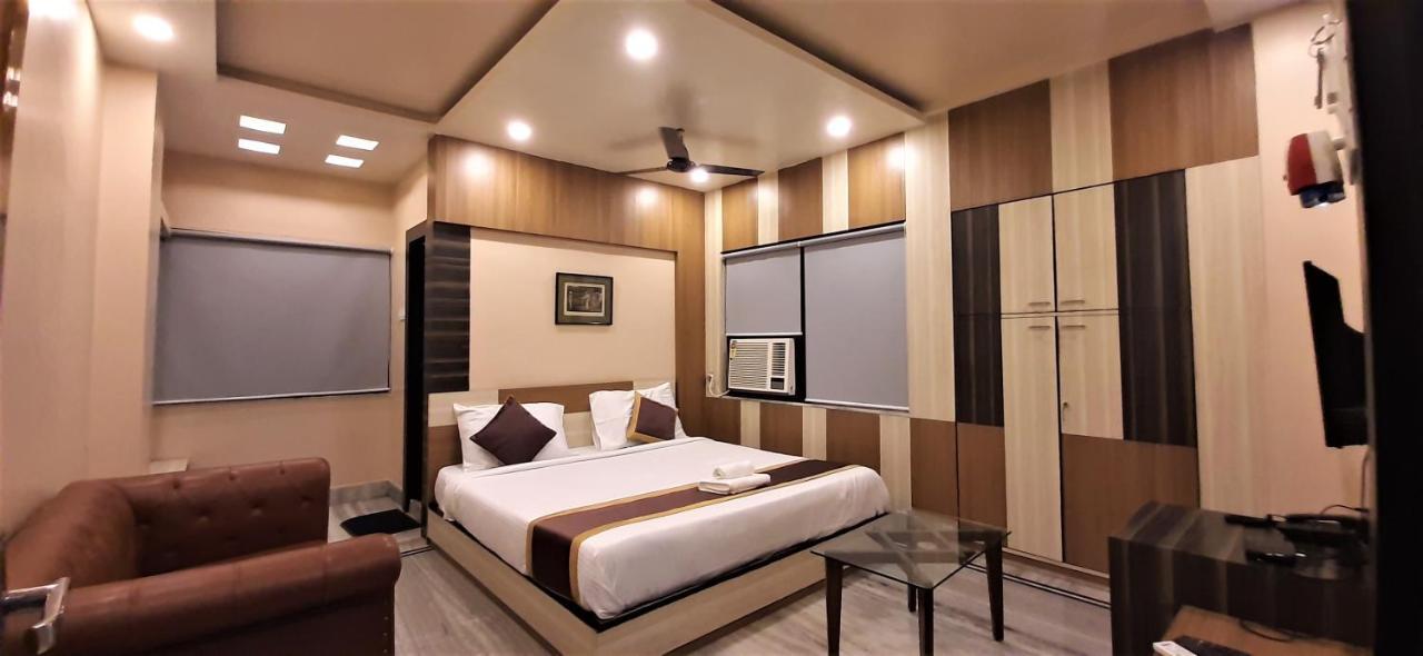 Dora House Hotel Calcutta Buitenkant foto