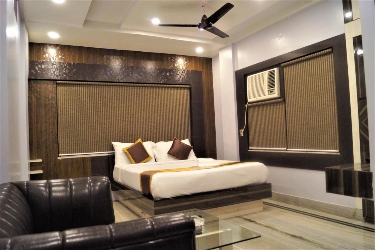 Dora House Hotel Calcutta Buitenkant foto
