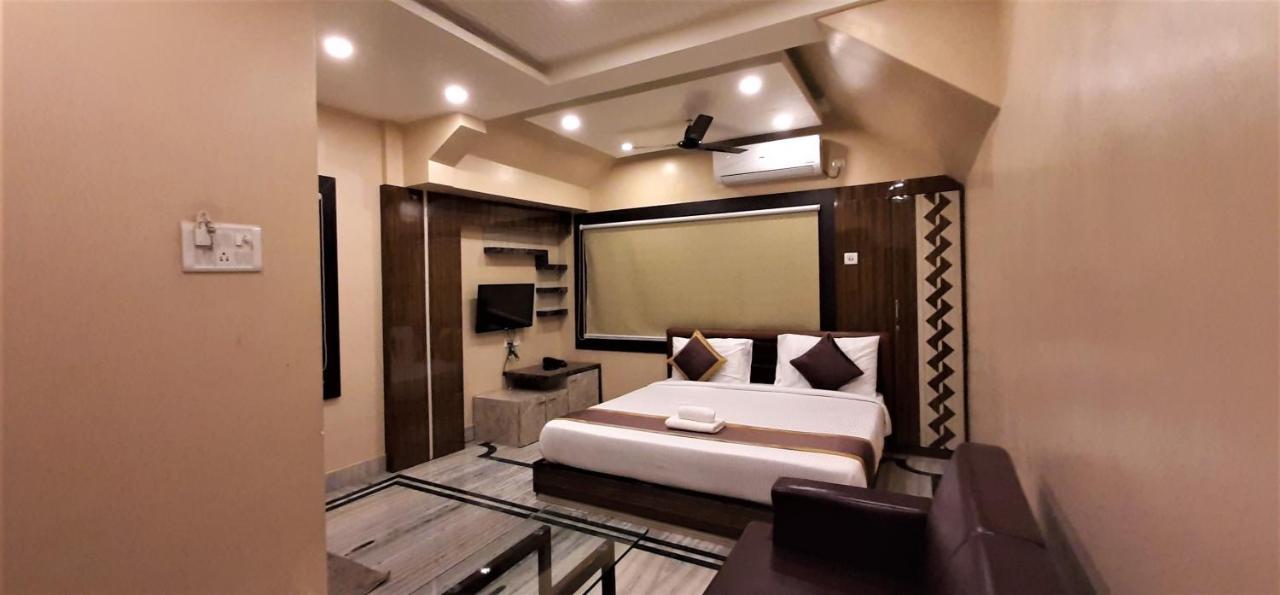 Dora House Hotel Calcutta Buitenkant foto