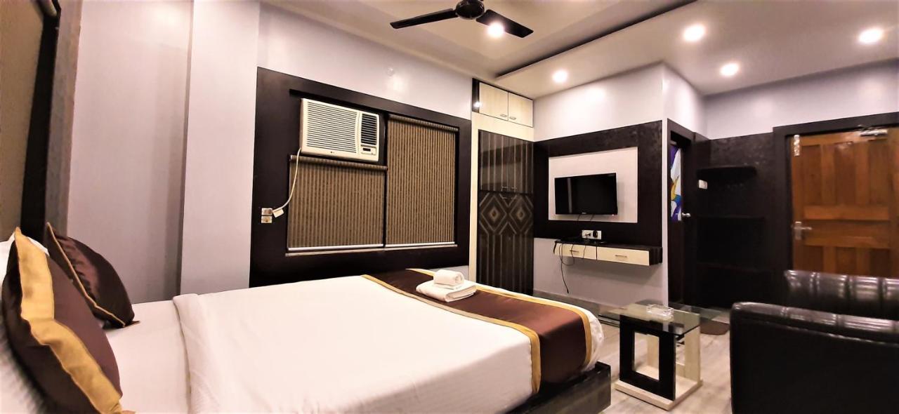 Dora House Hotel Calcutta Buitenkant foto