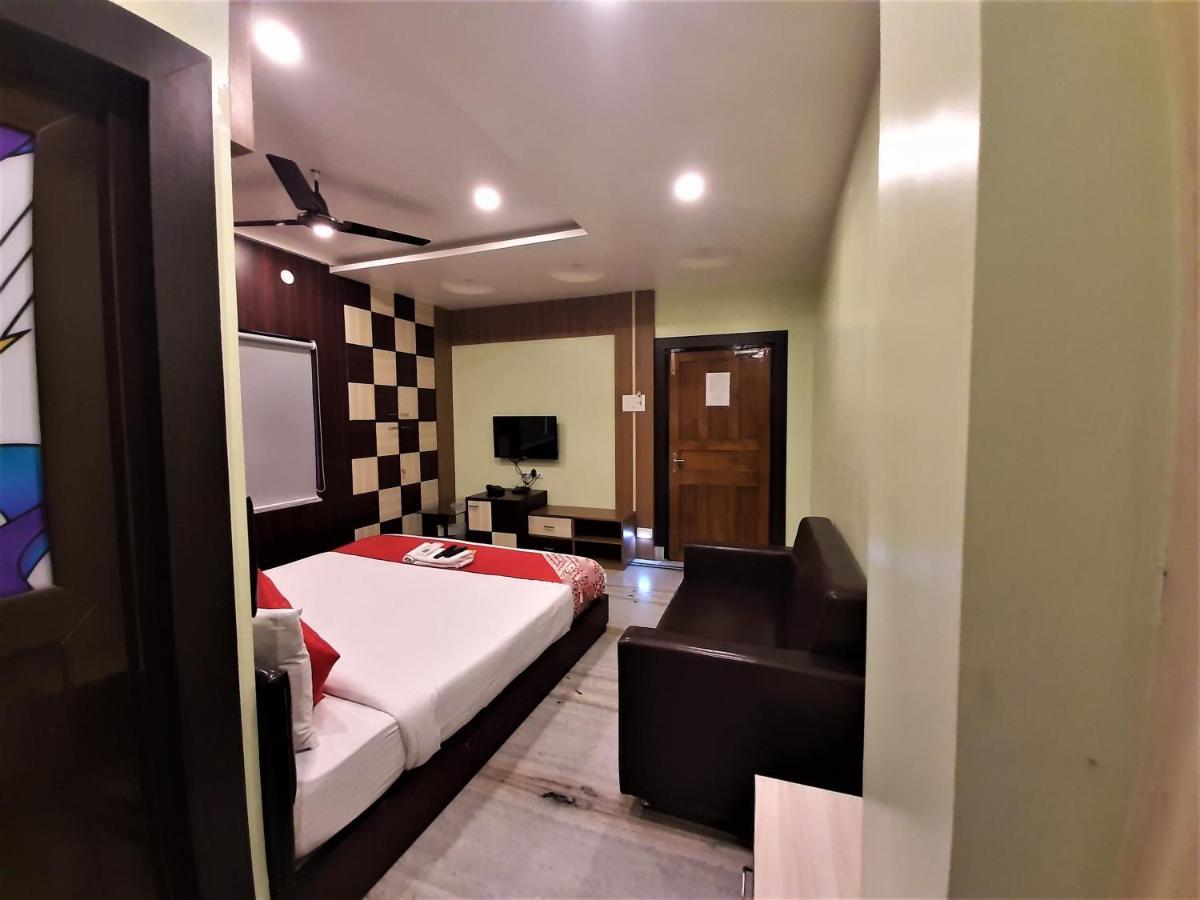 Dora House Hotel Calcutta Buitenkant foto